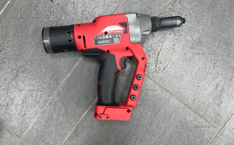 Аккумуляторная ленточная пила Milwaukee FBS85-202C