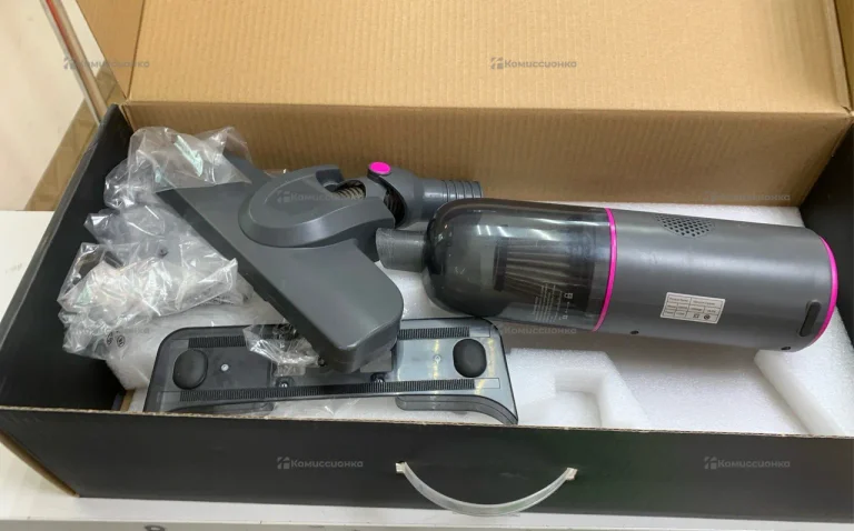 Пылесос  Redmond rv ur361