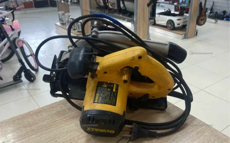 Циркулярная пила Dewalt D 23620
