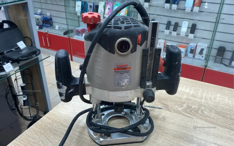 Фрезер crown CT11102