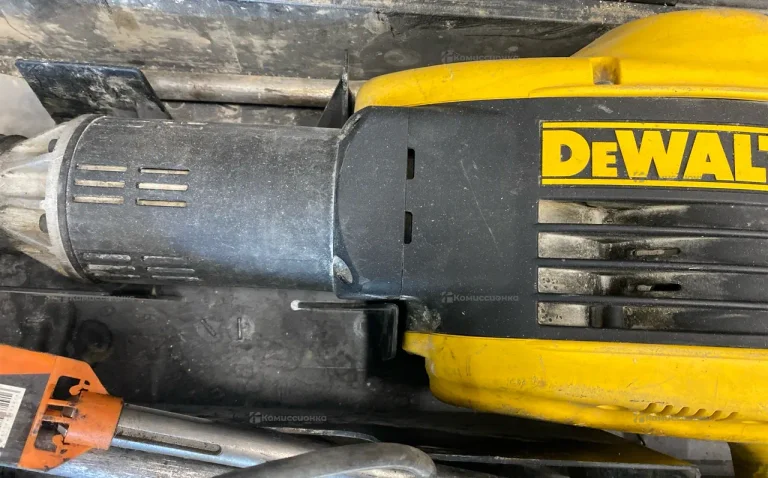 Отбойный молоток Dewalt D25899K