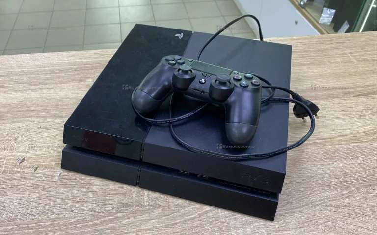 Приставка Sony PS4 Fat 500Gb.