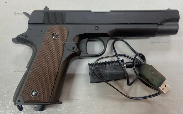 Страйкбольный пистолет Cyma Colt 1911