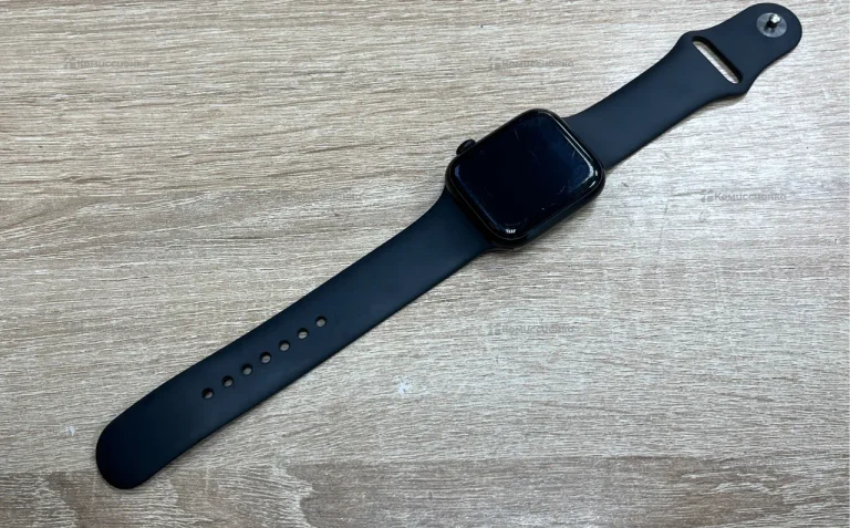 Часы  Apple Watch Series 7
