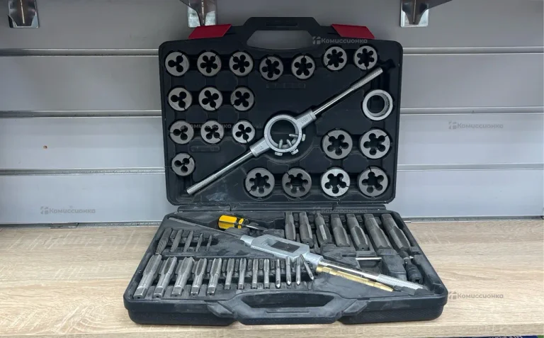 Набор метчиков и плашек Мастак 51 предмет