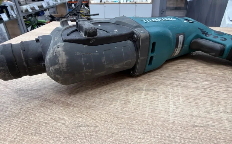 Перфоратор Makita HR2470