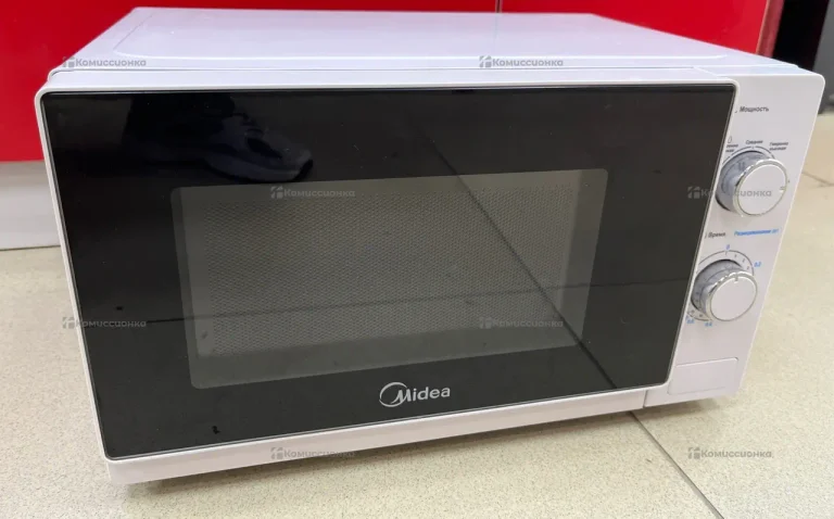 Микроволновая печь Midea MM720C4E-W