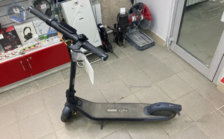 Самокат Ninebot E2 Pro