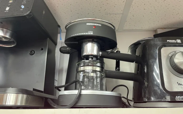 Кофемащина redmond RCM-1502