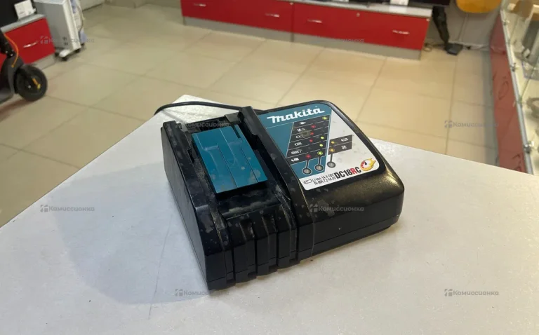 Зарядное устройство makita