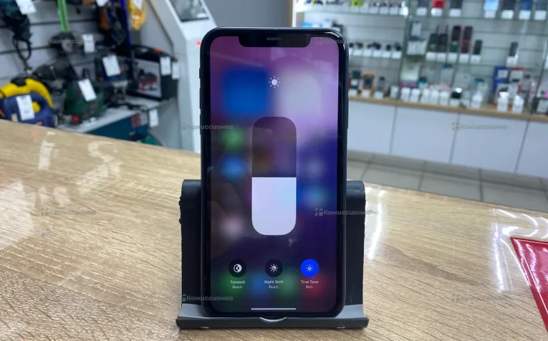 Apple iPhone 11 4/64 ГБ