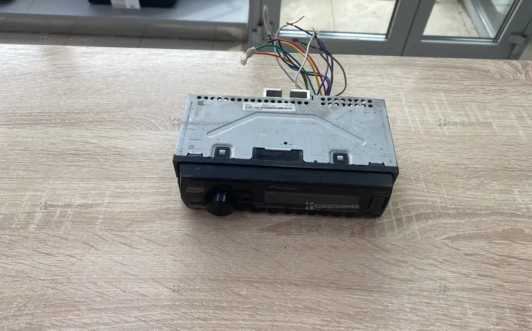 Автомагнитола  pioneer mvh-07
