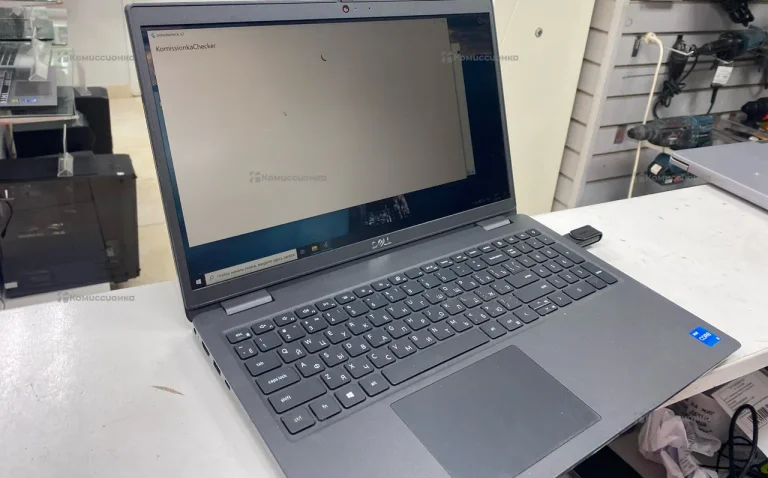 Ноутбук  dell3520