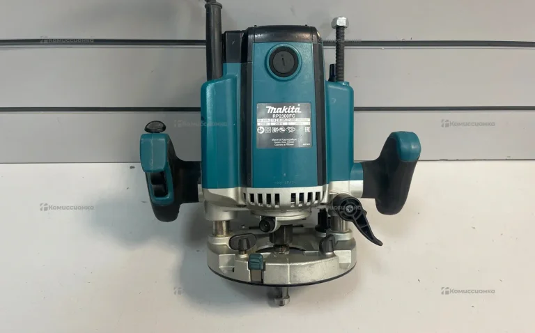 Фрезер makita RP2300FC