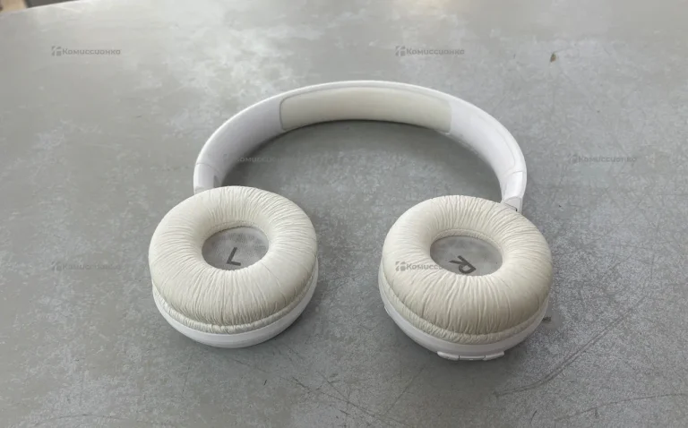 Наушники  JBl Tune 570BT