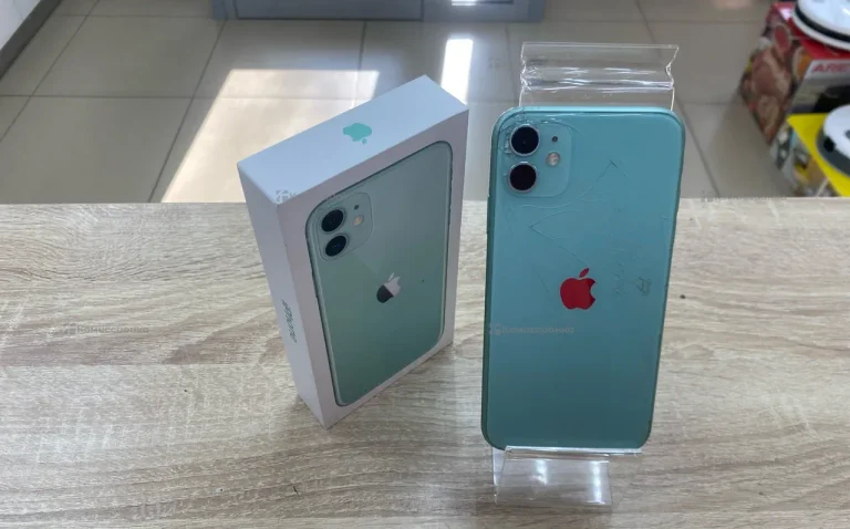 Apple iPhone 11 4/128 ГБ