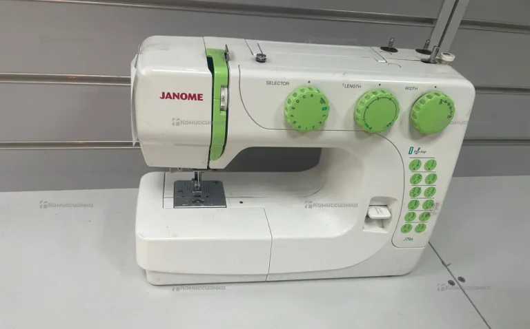 Швейная машина  Janome J76s