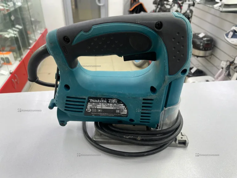 Лобзик Makita 4329