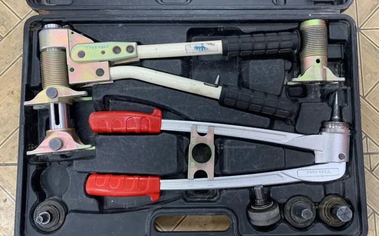 Инструмент для монтажа аксиальных фитингов  AXTOOL