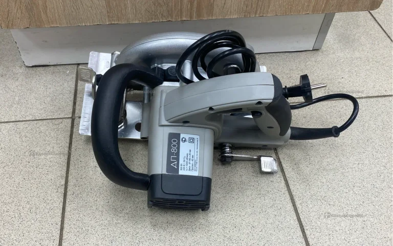 Дисковая пила Интерскол ДП-140/800