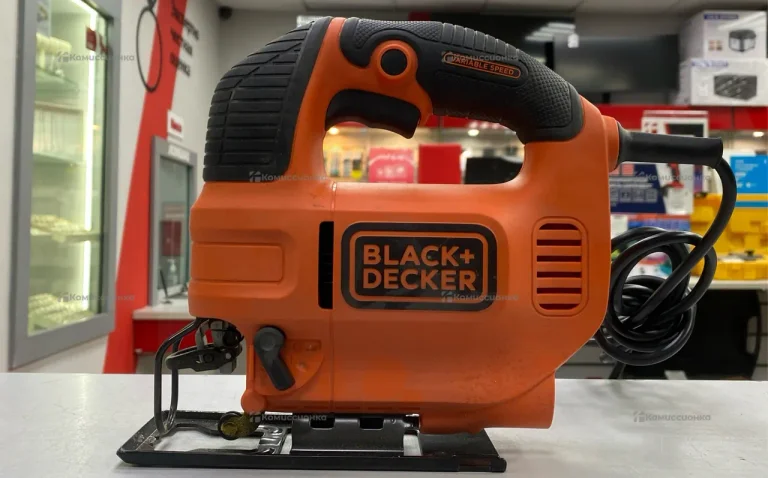 Лобзик Black+decker 520W