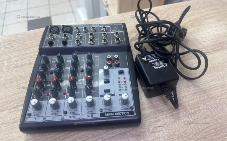 Микшерный пульт Xenyx 802