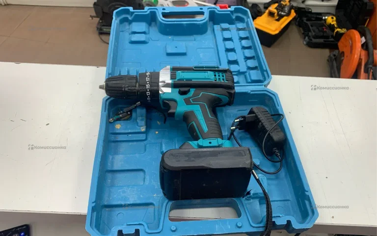 Шуруповерт Makita Реп с набором