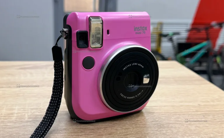 Палароид Instax Mini 70