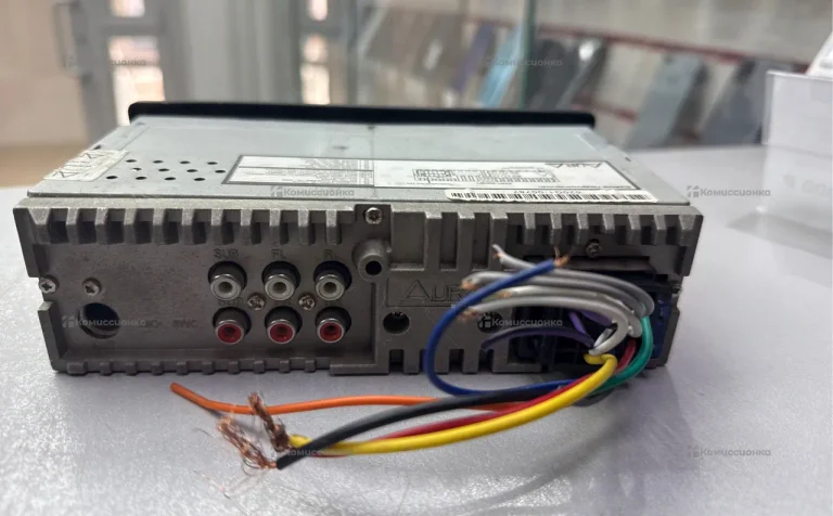 Автомагнитола  AURA AMH-520BT