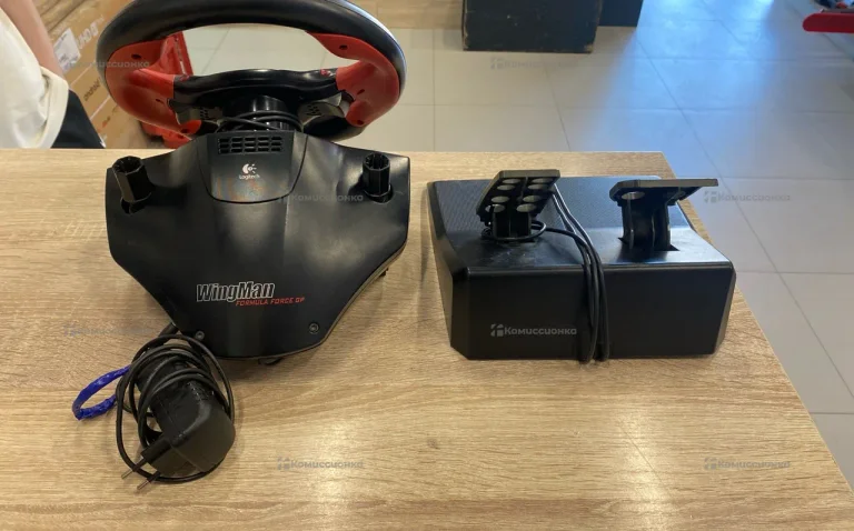 Руль с педалями Logitech Wing Man