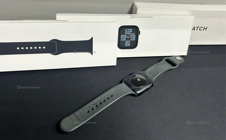 Часы Apple Watch SE Gen 2 44mm
