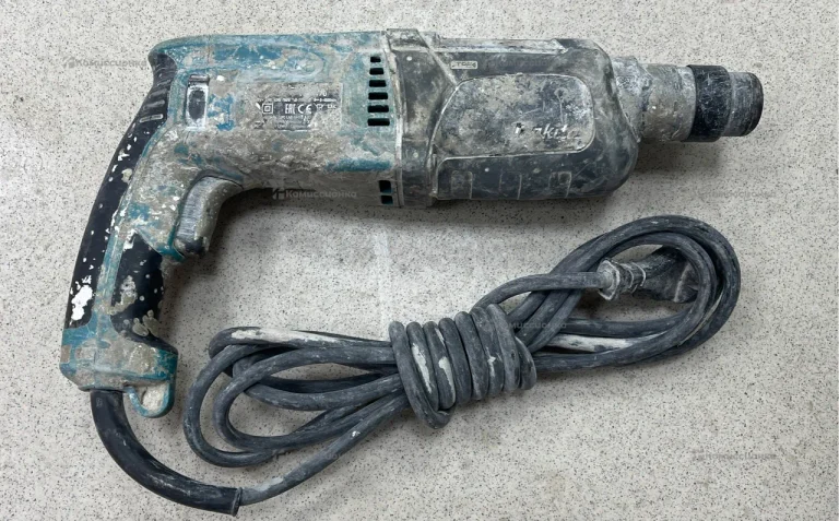 Перфоратор Makita HR2470