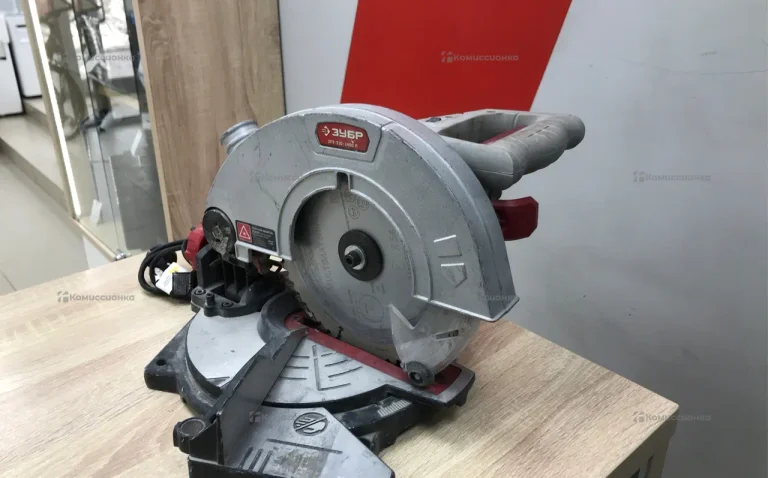 Торцовочная пила ЗУБР ЗПТ-210-1400