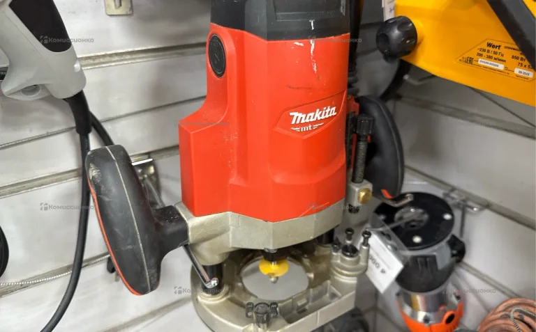 Фрезер Makita m3600