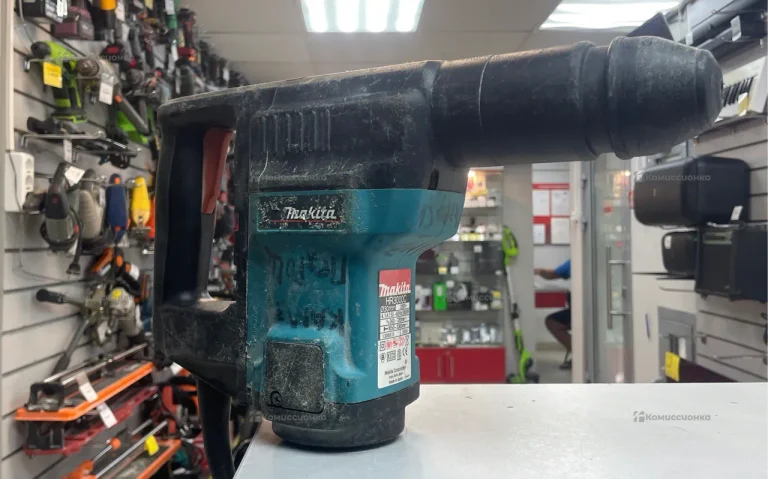 Перфоратор Makita HR3000C