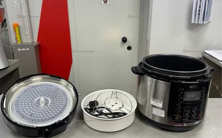 Мультиварка  Redmond RMC-PM381