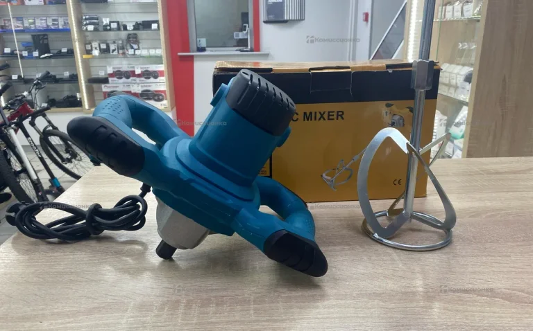 Строительный миксер копия Makita UT1200
