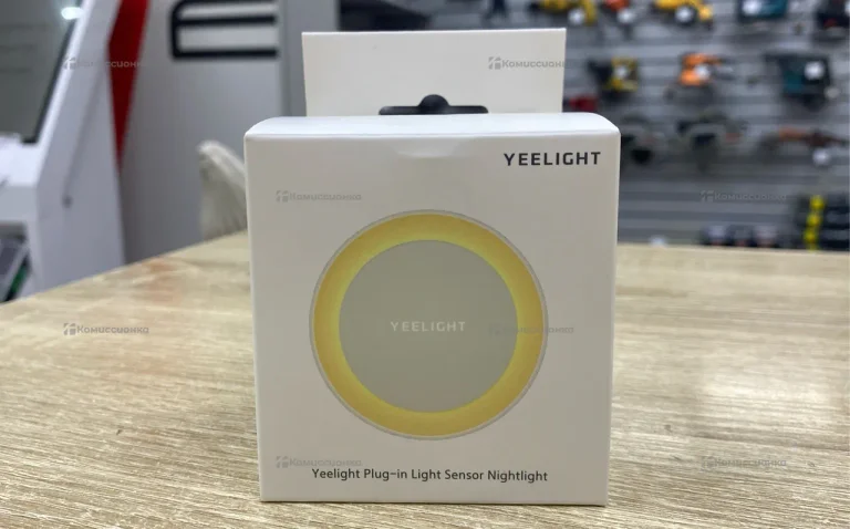 Ночник Xiaomi Yeelight LED Round Plug-In Night Light Sensitive YLYD11YL EU (белый)