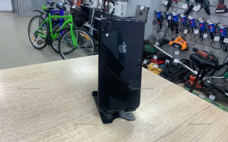 Apple iPhone XR 3/64 ГБ
