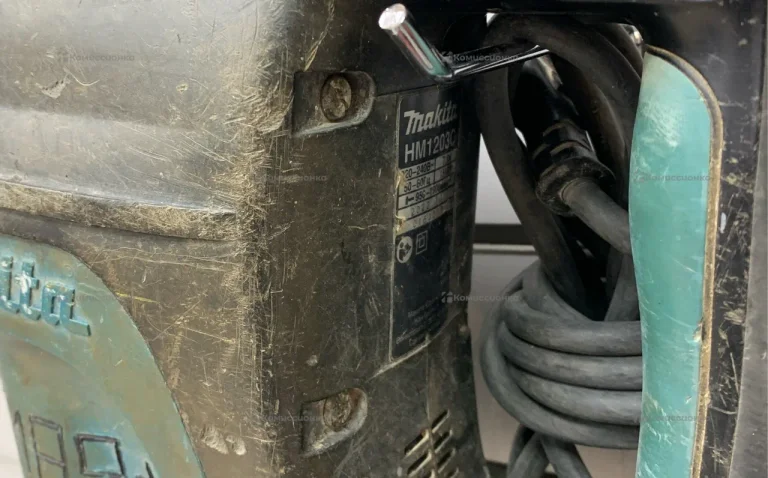 Отбойный молоток makita HM1203C