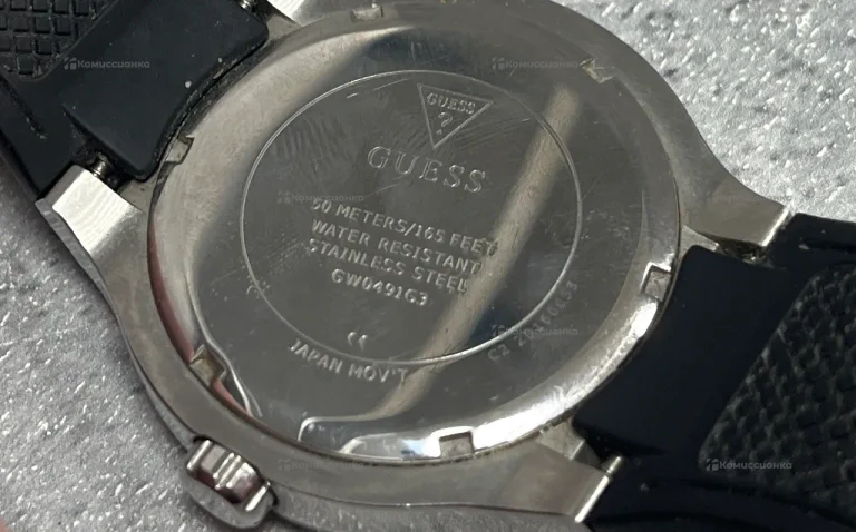 Часы Guess