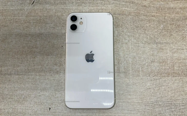 Apple iPhone 11 4/128 ГБ