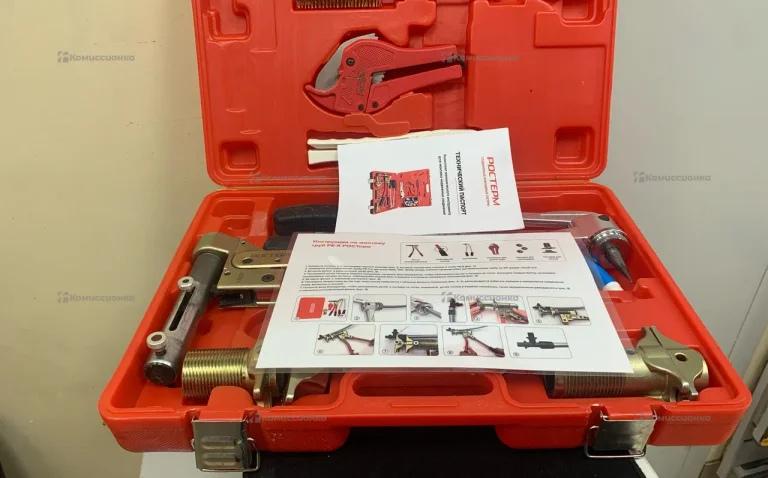 Ручной инструмент для прессовки труб Рехау