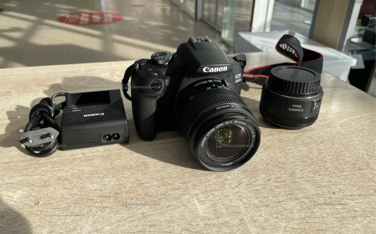Фотоаппарат  Canon eos2000D