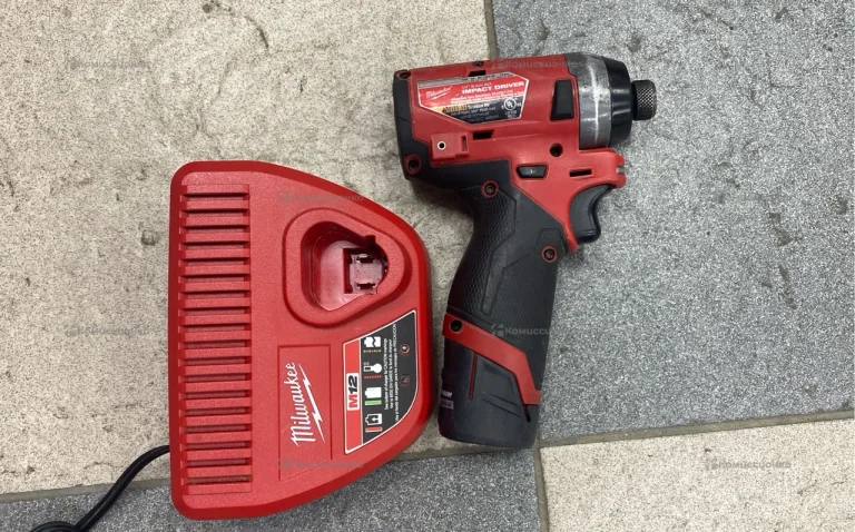 Винтоверт Milwaukee M12 CID-202X