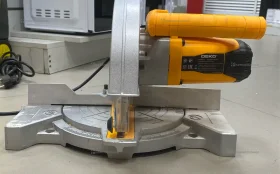 Купить Торцовочная пила DEKO DKMS210 б/у , в Рязань Цена:4500рублей