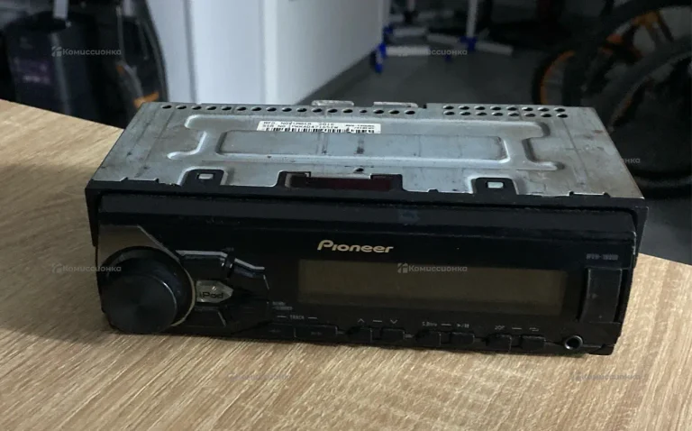 Автомагнитола  Pioneer MVH-180UI