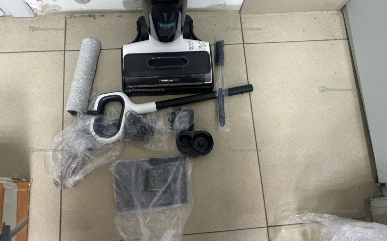 Пылесос  Redmond VH1312