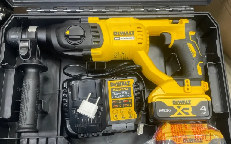 Перфоратор Dewalt DCH133N