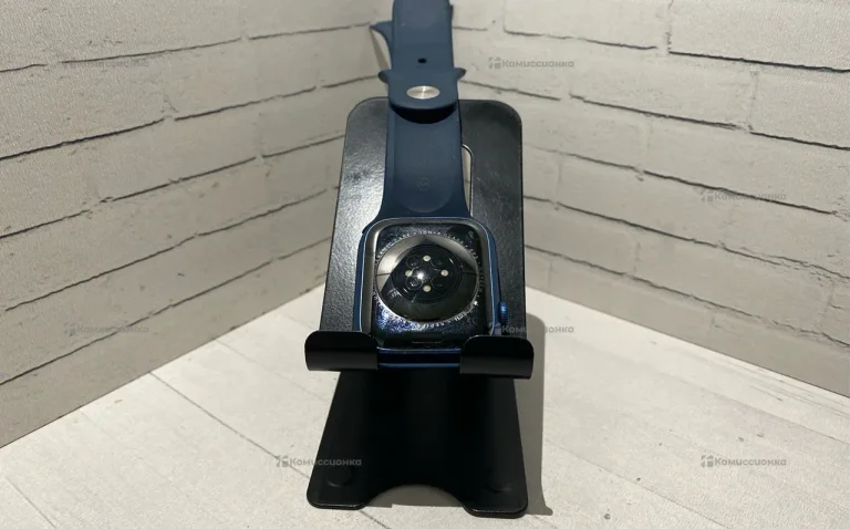 Часы  Apple Watch Series 7 45 mm